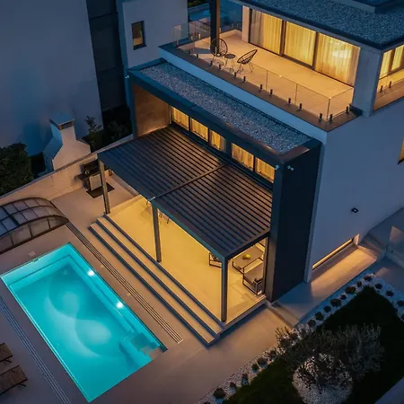 Acacia With Heated Pool * Petrcane