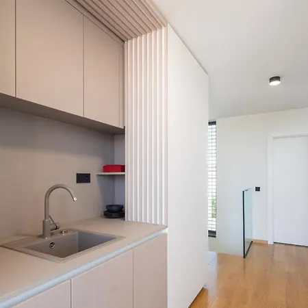 Acacia With Heated Pool Villa