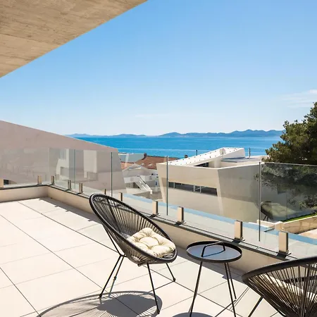 Acacia With Heated Pool Villa