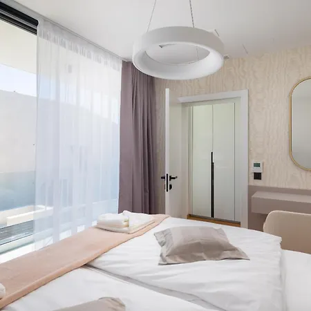 Villa Acacia With Heated Pool Petrcane