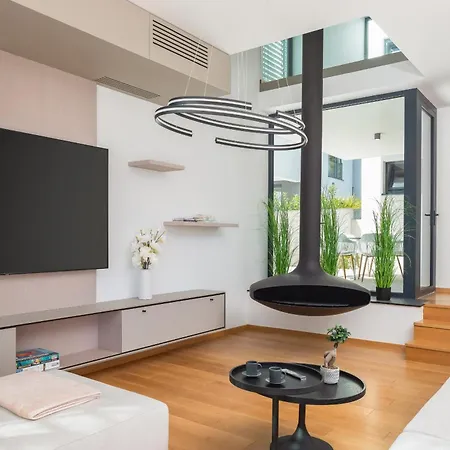 Acacia With Heated Pool Villa