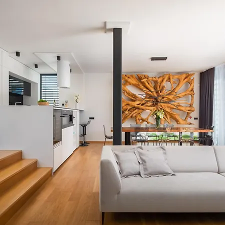 Villa Acacia With Heated Pool