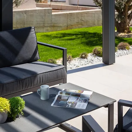 Acacia With Heated Pool Villa