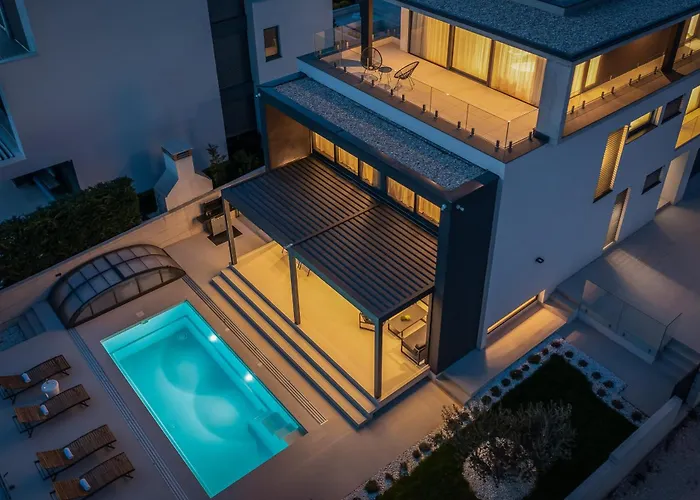 Acacia With Heated Pool * Petrcane