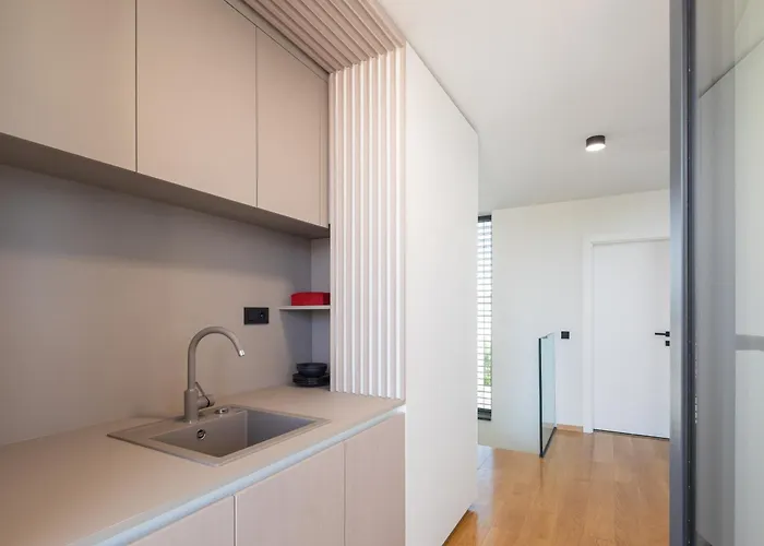 Acacia With Heated Pool Villa