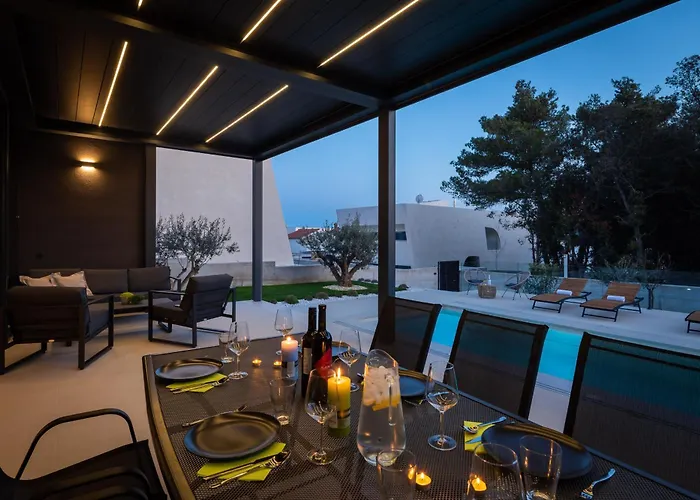 Acacia With Heated Pool * Petrcane