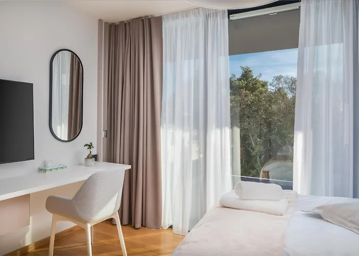 Acacia With Heated Pool Villa *