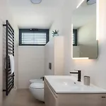 Βίλα Acacia With Heated Pool