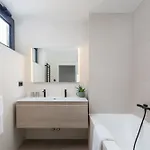 Βίλα Acacia With Heated Pool *