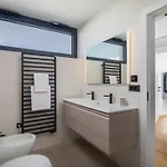 Acacia With Heated Pool Petrcane