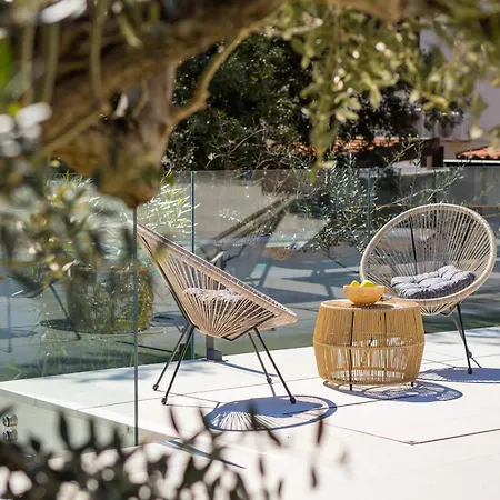 Acacia With Heated Pool 佩特坎内