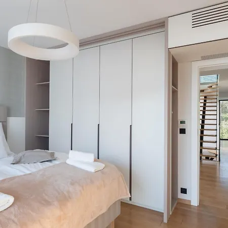 Acacia With Heated Pool *