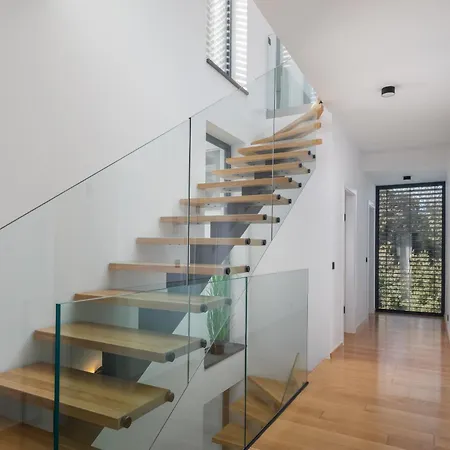 Acacia With Heated Pool