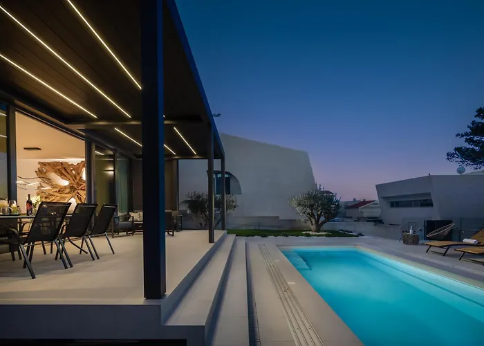 Acacia With Heated Pool Петрчане