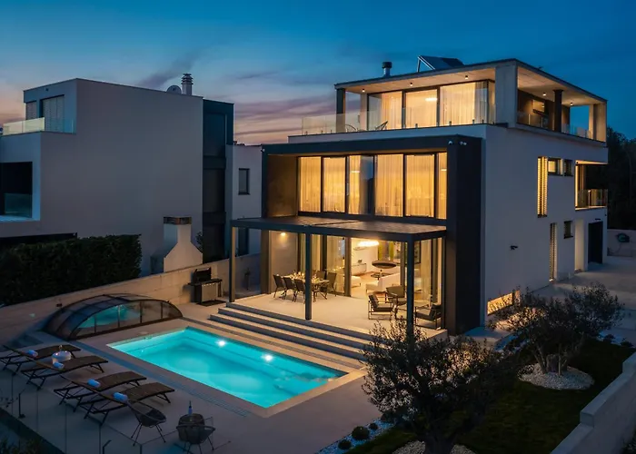 Вилла Acacia With Heated Pool *