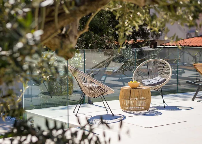 Acacia With Heated Pool Петрчане