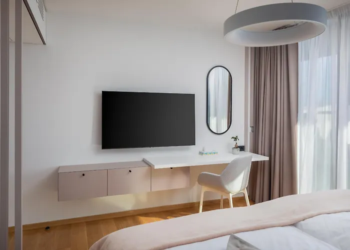 Acacia With Heated Pool