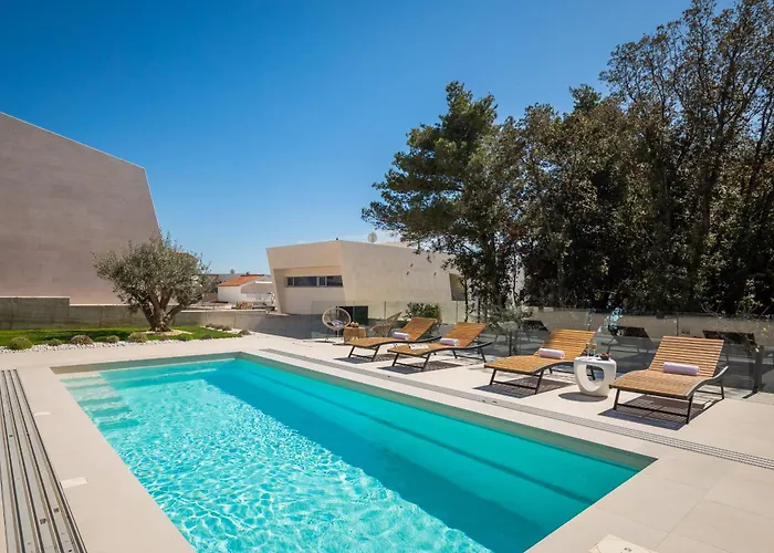 Acacia With Heated Pool Вилла Петрчане