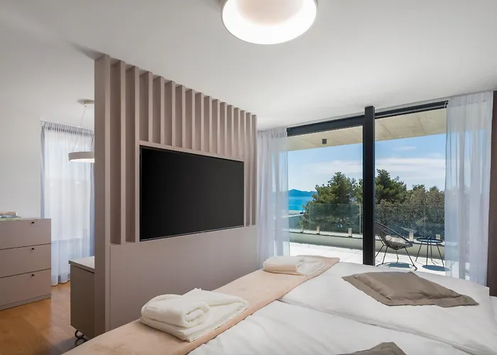 Вилла Acacia With Heated Pool