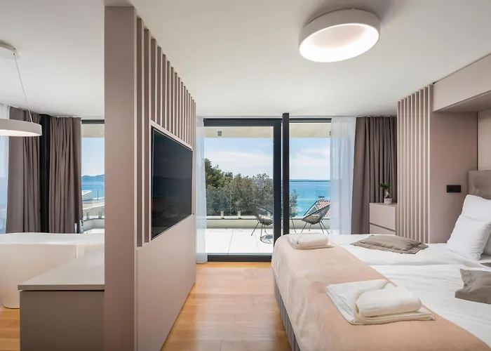 Вилла Acacia With Heated Pool *