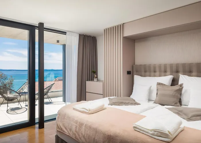 Acacia With Heated Pool Вилла Петрчане