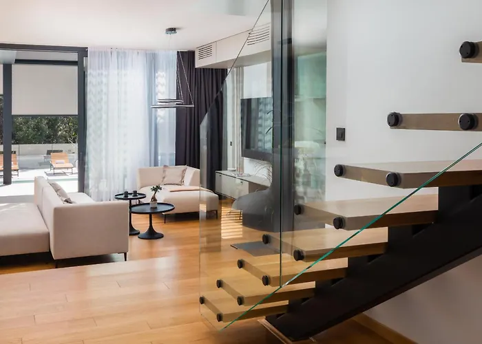 Acacia With Heated Pool *